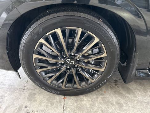 Used 2025 INFINITI QX80 Autograph AWD/4WD image 14