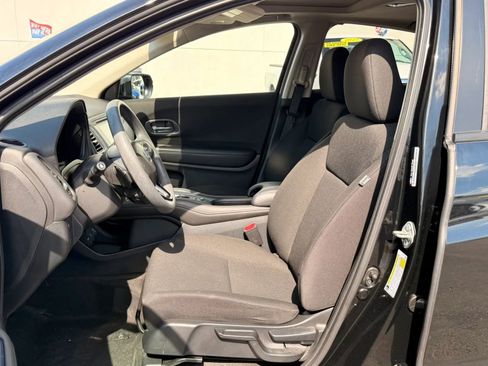 Used 2018 Honda HR-V EX image 12