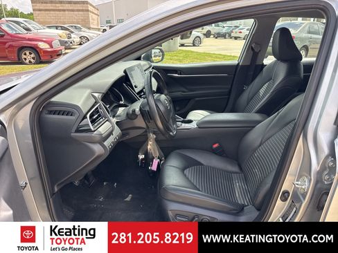 Used 2024 Toyota Camry SE image 14