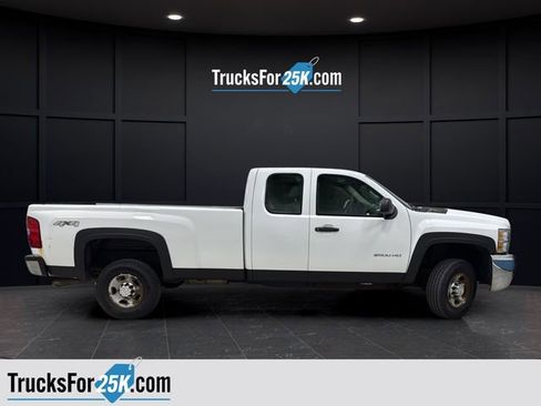 Used 2010 Chevrolet Silverado 2500 W/T image 2