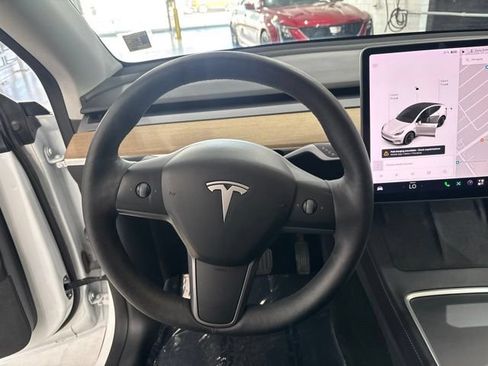Used 2021 Tesla Model Y Long Range AWD/4WD image 15