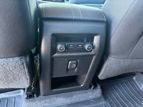 Used 2020 Chevrolet Traverse LT AWD/4WD image 14