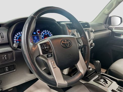 Used 2017 Toyota 4Runner SR5 Premium AWD/4WD image 10