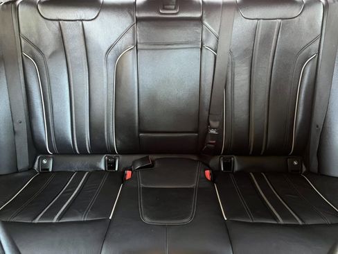 Used 2019 BMW 530i w/ Convenience Package image 40