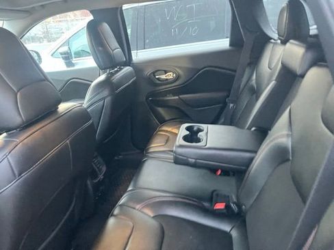 Used 2019 Jeep Cherokee Trailhawk w/ Comfort/Convenience Group image 15