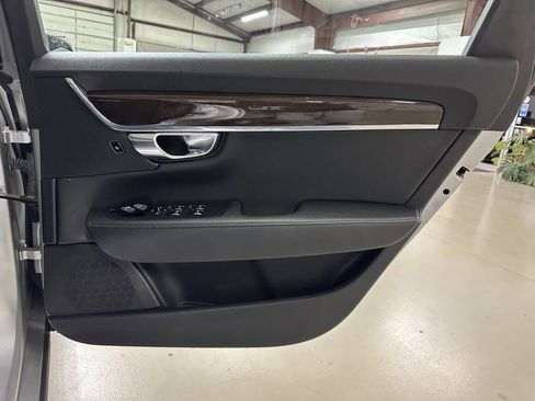 Used 2018 Volvo S90 T5 Momentum w/ Convenience Package image 14