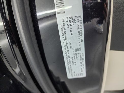 Used 2024 Chrysler Pacifica Touring-L image 62