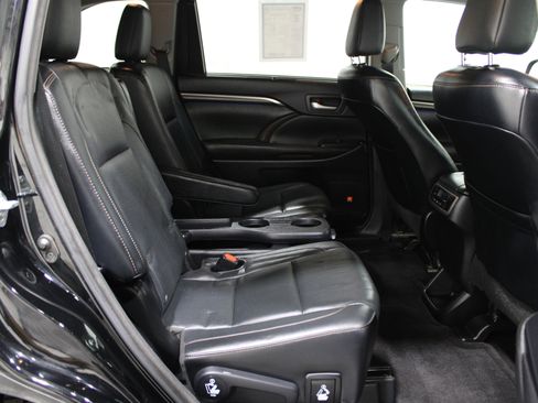Used 2015 Toyota Highlander Limited image 30