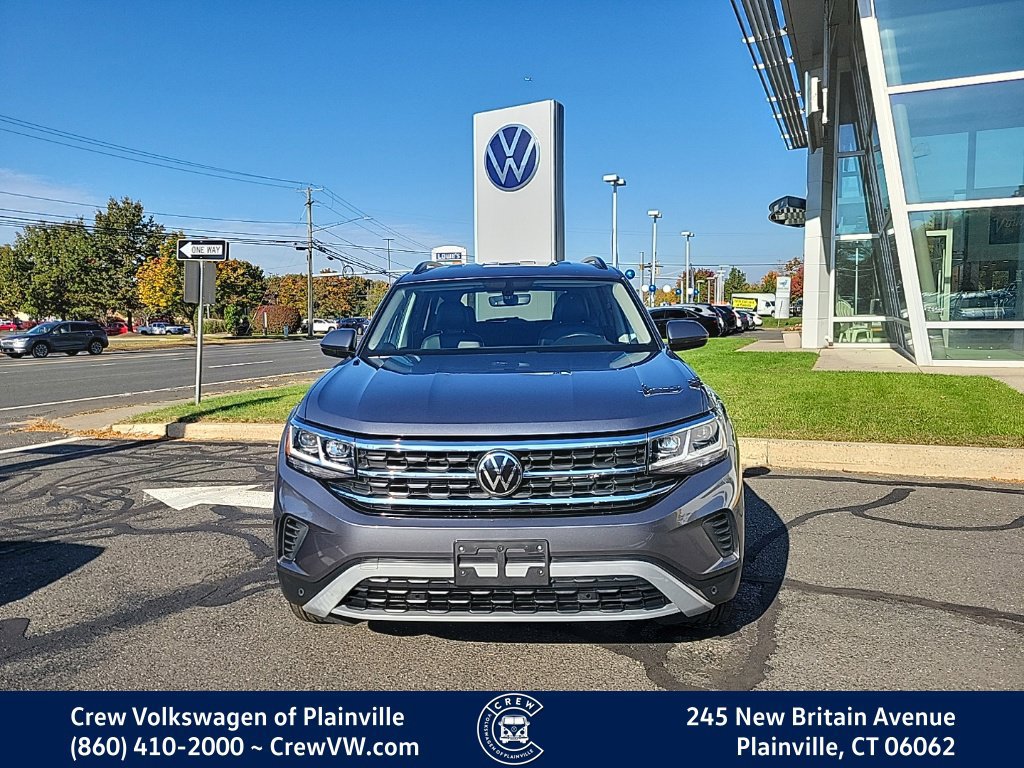 Certified 2023 Volkswagen Atlas SE w/ Black Wheel Package AWD/4WD image 2