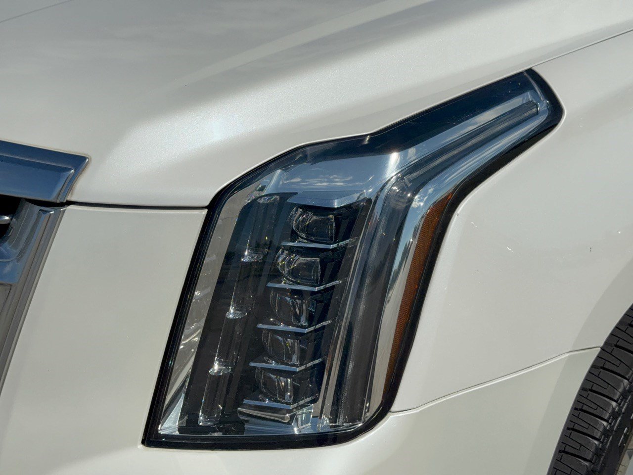 Used 2019 Cadillac Escalade Platinum AWD/4WD image 12