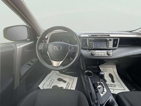Used 2015 Toyota RAV4 XLE FWD image 18