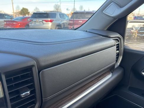 Used 2025 Chevrolet Silverado 1500 LT AWD/4WD image 21