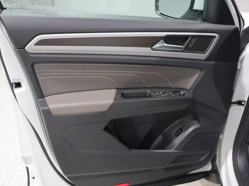 Used 2023 Volkswagen Atlas SE AWD/4WD image 14