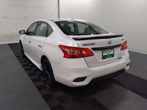 Used 2018 Nissan Sentra SR w/ Technology Package FWD image 5