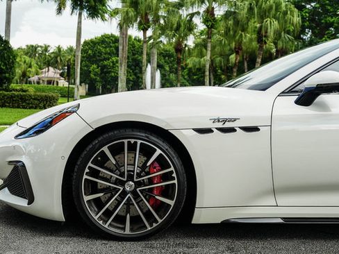 Used 2024 Maserati GranTurismo Trofeo AWD/4WD image 4
