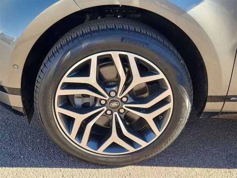 Used 2020 Land Rover Range Rover Evoque R-Dynamic SE image 26