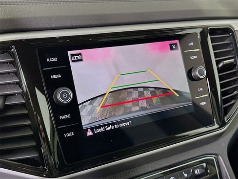 Used 2023 Volkswagen Atlas SE w/ Panoramic Sunroof Package image 23