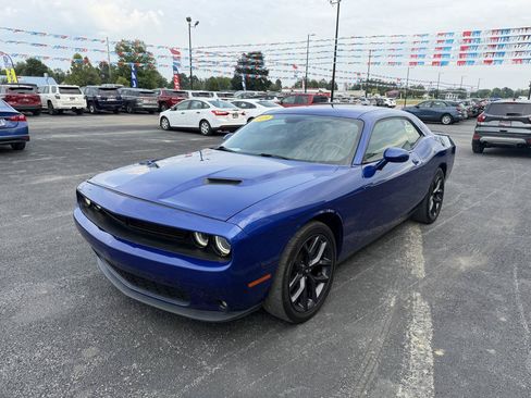 Used 2019 Dodge Challenger SXT w/ Blacktop Package RWD image 8