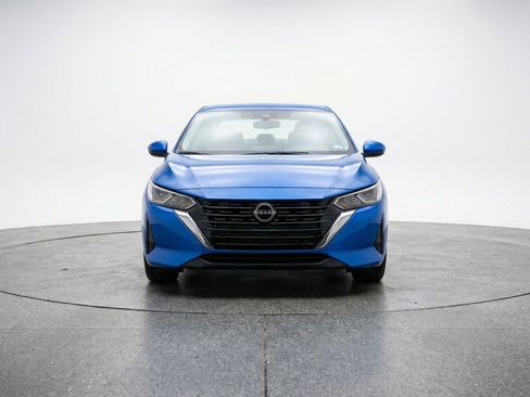 Used 2025 Nissan Sentra SV FWD image 2