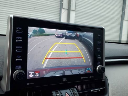 Used 2022 Toyota RAV4 Limited image 21