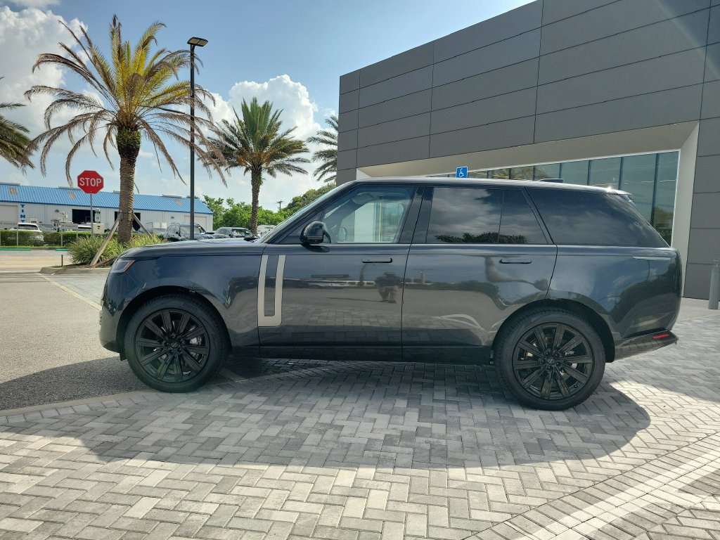 New 2026 Land Rover Range Rover SE AWD/4WD image 2