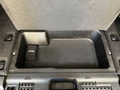 Certified 2021 Jeep Wrangler Unlimited Rubicon 4xe w/ Steel Bumper Group image 39