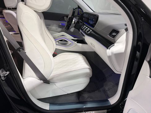 Used 2024 Mercedes-Benz Maybach GLS 600 4MATIC image 37