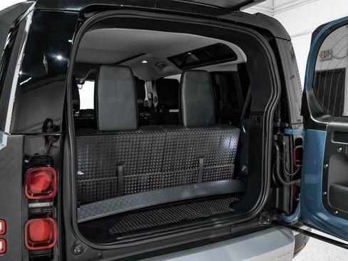 Used 2020 Land Rover Defender 110 HSE AWD/4WD image 59