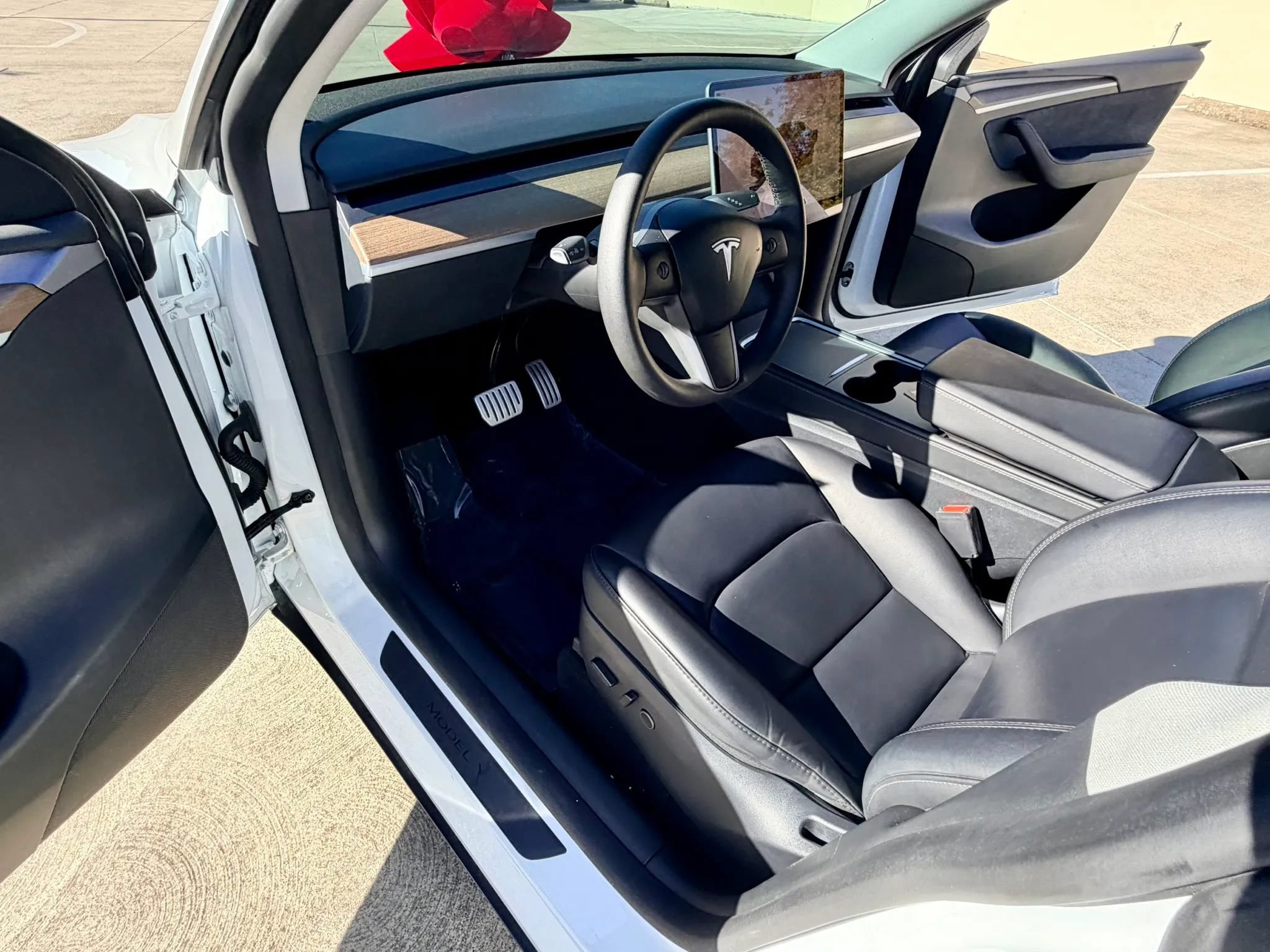 Used 2024 Tesla Model Y Performance AWD/4WD image 33