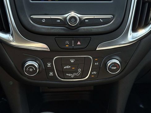 Used 2022 Chevrolet Equinox LT w/ LPO, Floor Liner Package FWD image 6