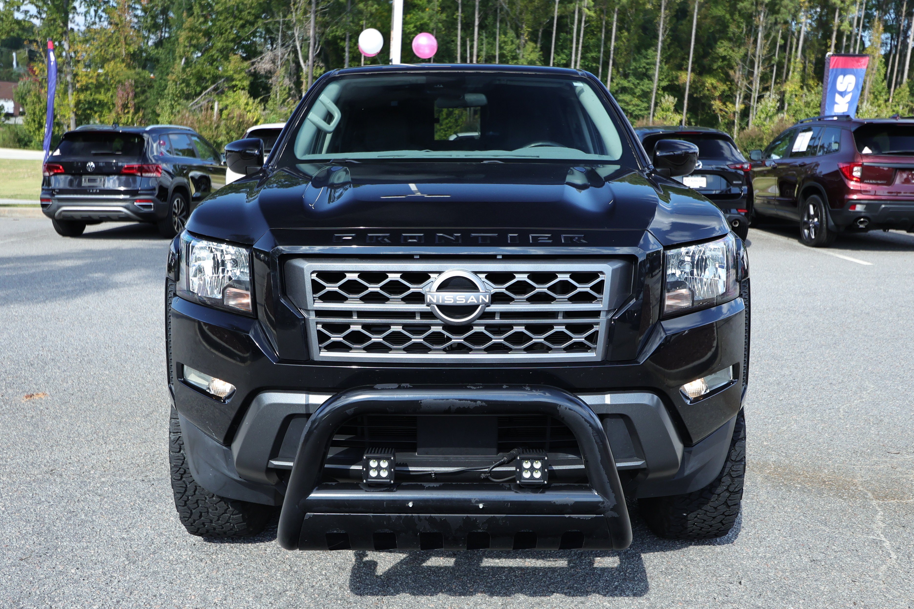 Used 2022 Nissan Frontier SV RWD image 2