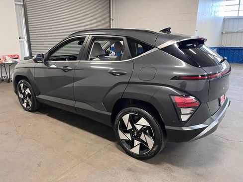 Used 2024 Hyundai Kona Limited image 3