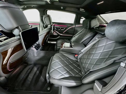Certified 2024 Mercedes-Benz Maybach S 680 4MATIC image 27