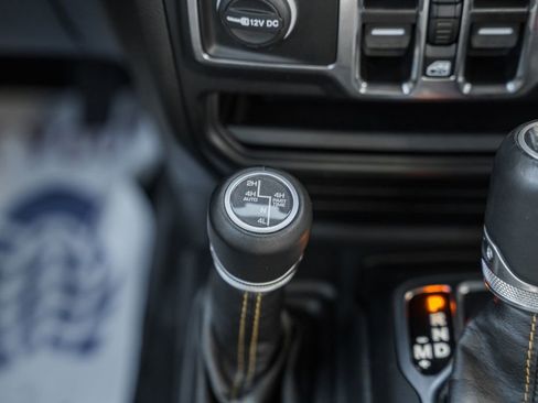 Used 2022 Jeep Wrangler Unlimited Sahara image 23