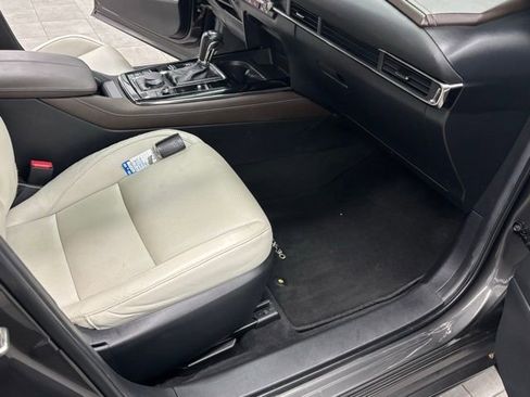 Used 2020 MAZDA CX-30 Premium image 34