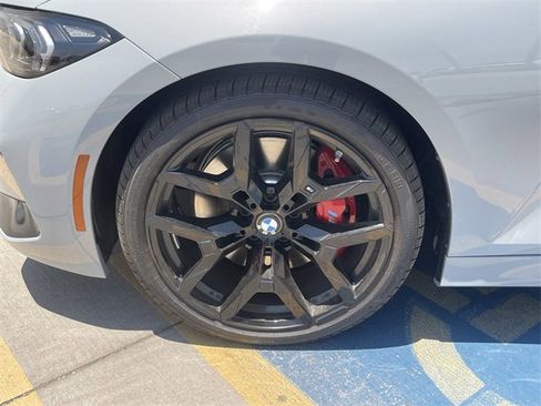 New 2025 BMW 330i Sedan w/ M Sport Package image 10