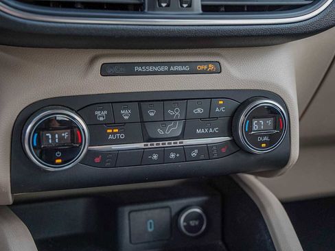 Used 2020 Ford Escape Titanium image 20