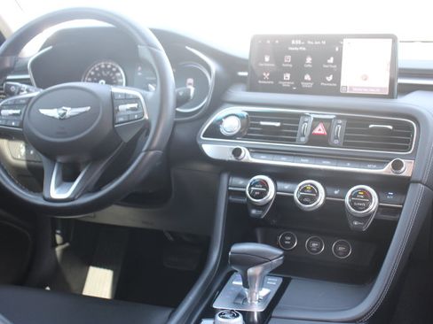 Used 2022 Genesis G70 2.0T RWD image 21