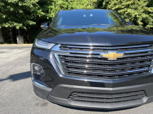 Used 2023 Chevrolet Traverse LT FWD image 14