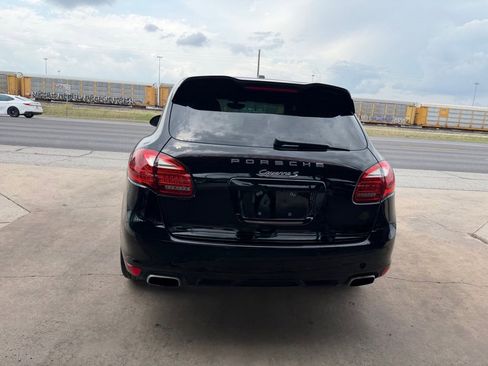 Used 2014 Porsche Cayenne S image 26