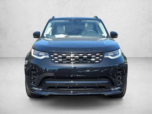 Used 2025 Land Rover Discovery Dynamic SE AWD/4WD image 2