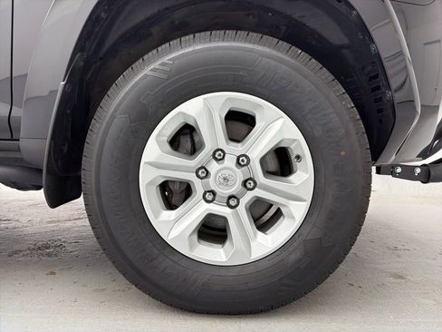 Used 2023 Toyota 4Runner SR5 image 18