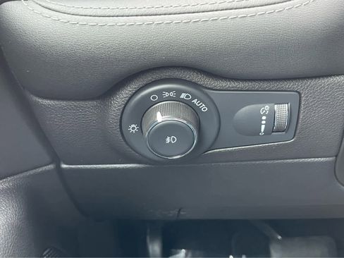 Used 2022 Dodge Durango GT image 17