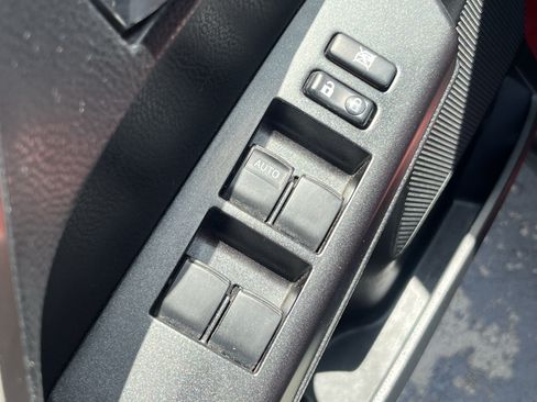 Used 2018 Toyota RAV4 XLE FWD image 27