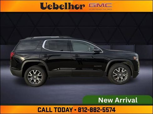 Used 2023 GMC Acadia SLT w/ Preferred Package image 3