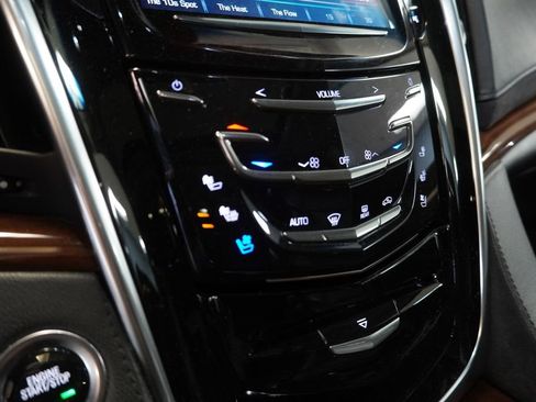 Used 2019 Cadillac Escalade Luxury AWD/4WD image 9