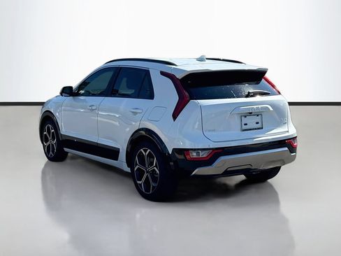 Used 2023 Kia Niro EX Touring FWD image 5