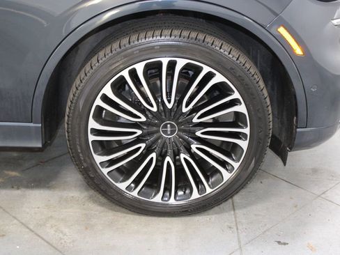 Used 2023 Lincoln Aviator Black Label w/ Dynamic Handling Package image 13