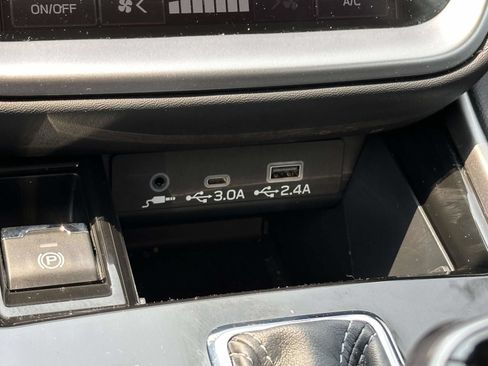 Used 2025 Subaru Outback Premium AWD/4WD image 22