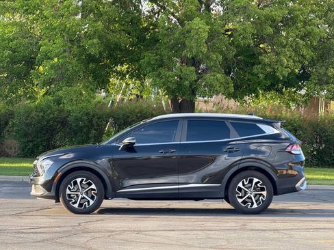 Used 2023 Kia Sportage EX AWD/4WD image 8